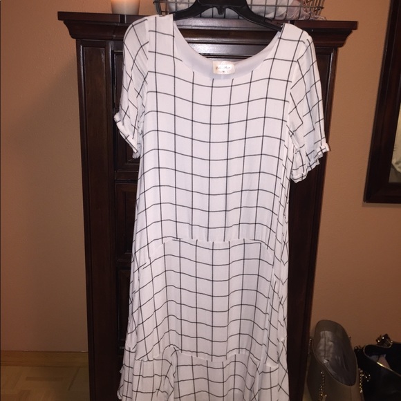 Maela Swing Dress - Picture 2 of 4